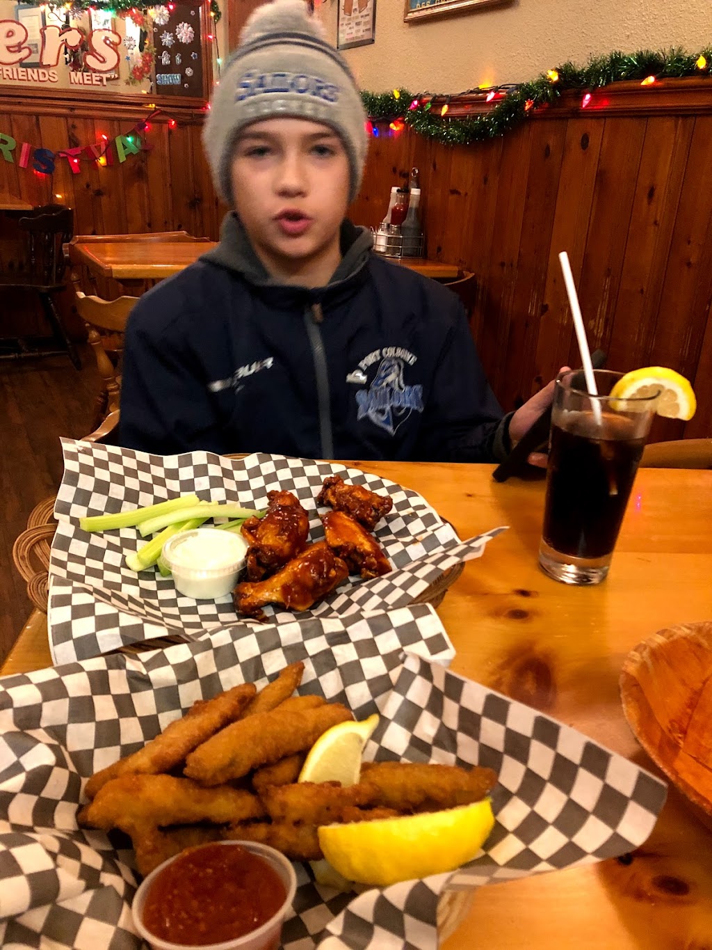 Cheers Restaurant | 292 E Main St, Welland, ON L3B 3W9, Canada | Phone: (905) 732-5551