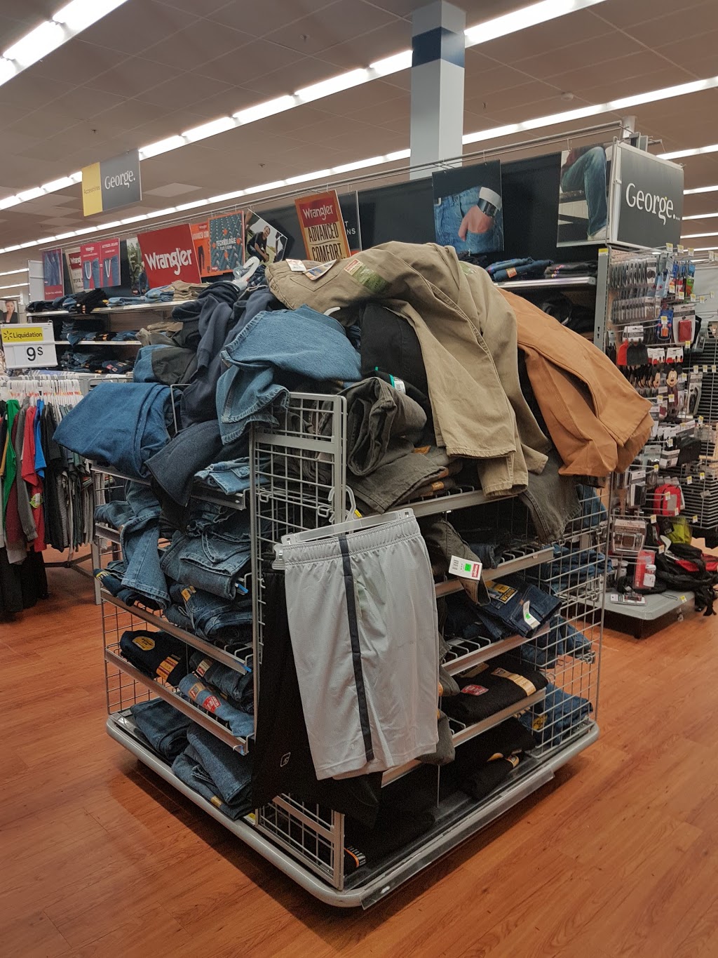 Walmart Sorel-Tracy Store | 450 Boulevard Poliquin, Sorel-Tracy, QC J3P 7R5, Canada | Phone: (450) 743-2992