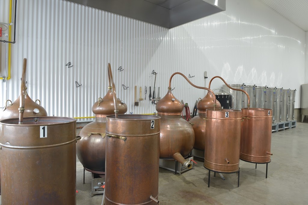 Champ Gauche - Distillerie Fils du Roy | 37 Rue de lÉglise, Saint-Arsène, QC G0L 2K0, Canada | Phone: (418) 816-8555