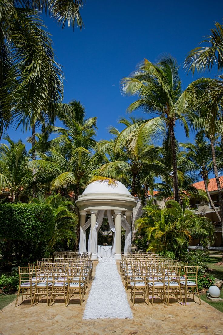 Liz Moore Destination Weddings | 210-4280 Bayview St, Richmond, BC V7E 0B3, Canada | Phone: (877) 978-7555
