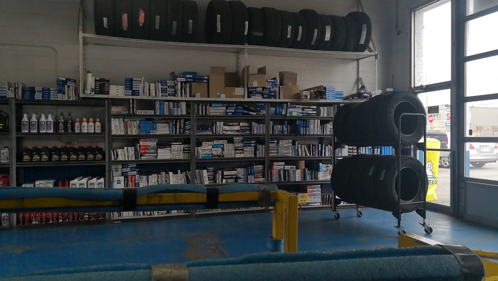 Lube king | 3880 Tecumseh Rd E, Windsor, ON N8W 1J2, Canada | Phone: (519) 300-6667