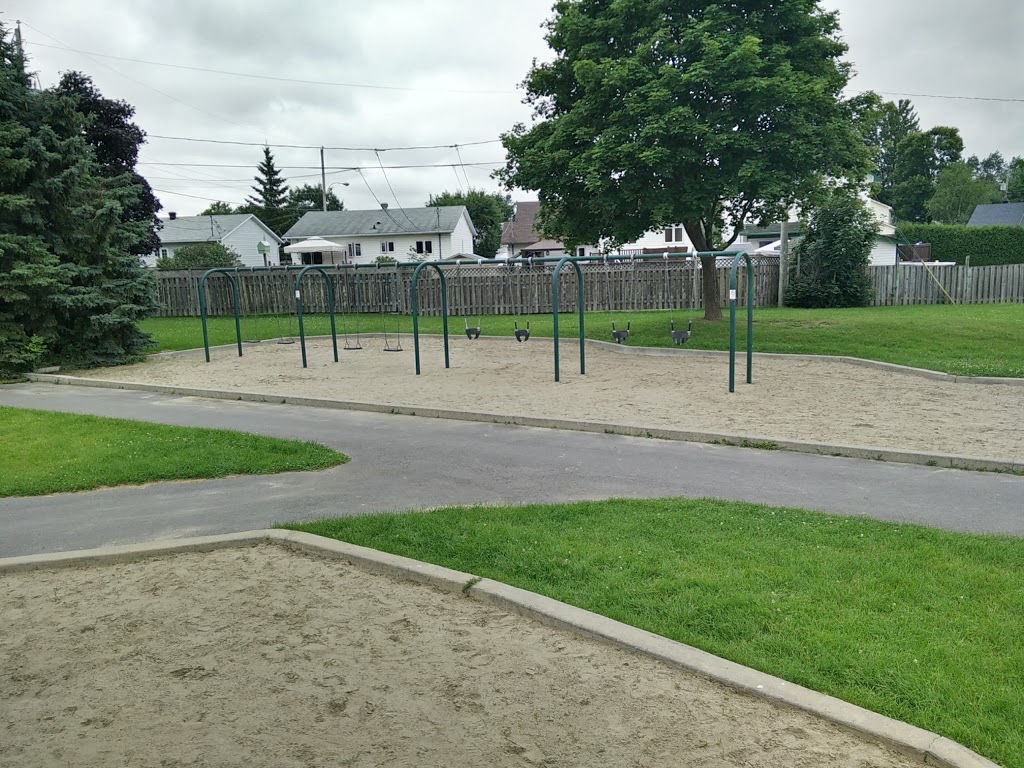 Margueritess Park | 4 Rue des Marguerites, Gatineau, QC J8R 2B4, Canada | Phone: (819) 595-2002