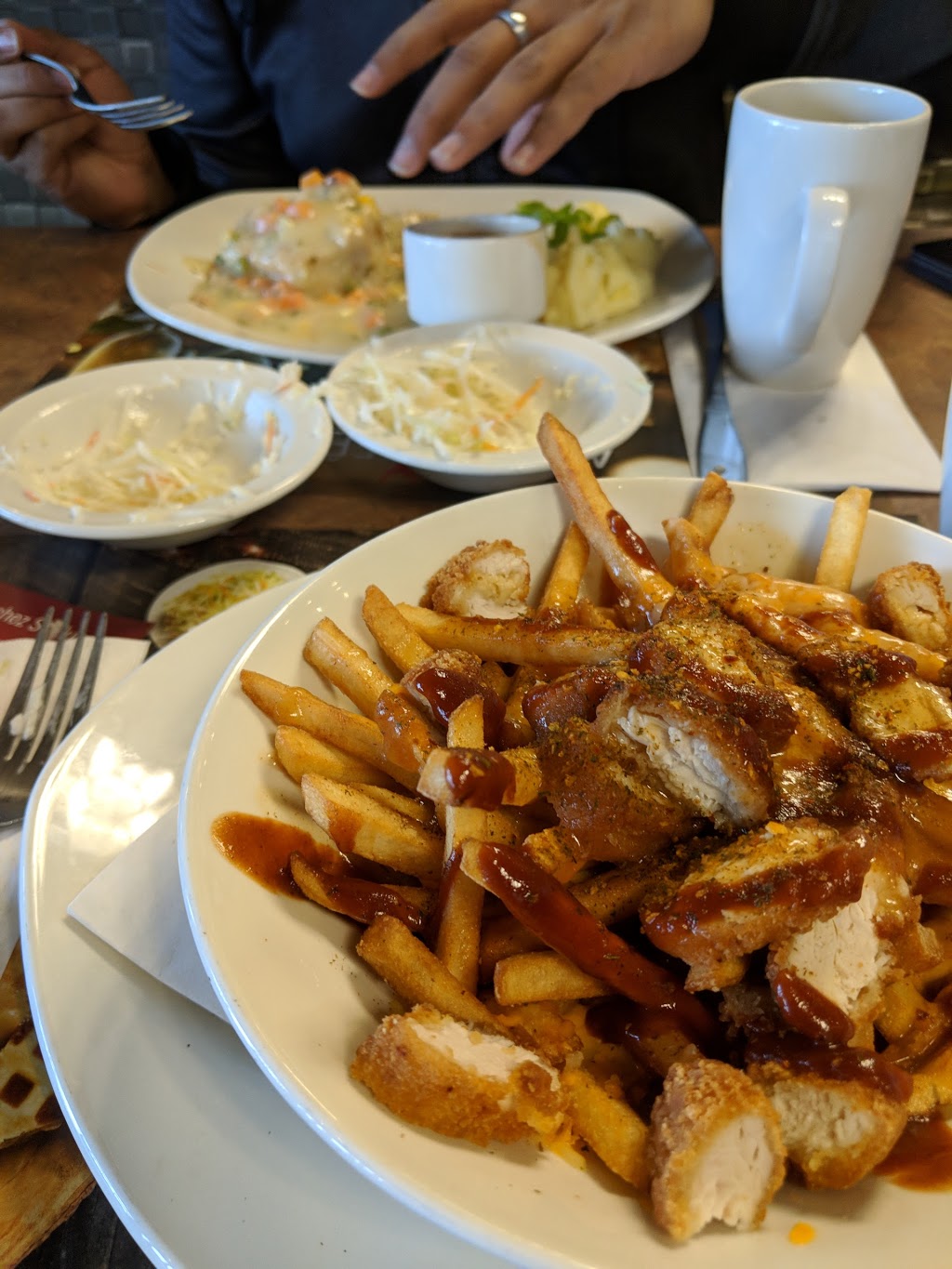 Rôtisserie St-Hubert | 435 Boulevard Harwood, Vaudreuil-Dorion, QC J7V 7W1, Canada | Phone: (514) 385-5555