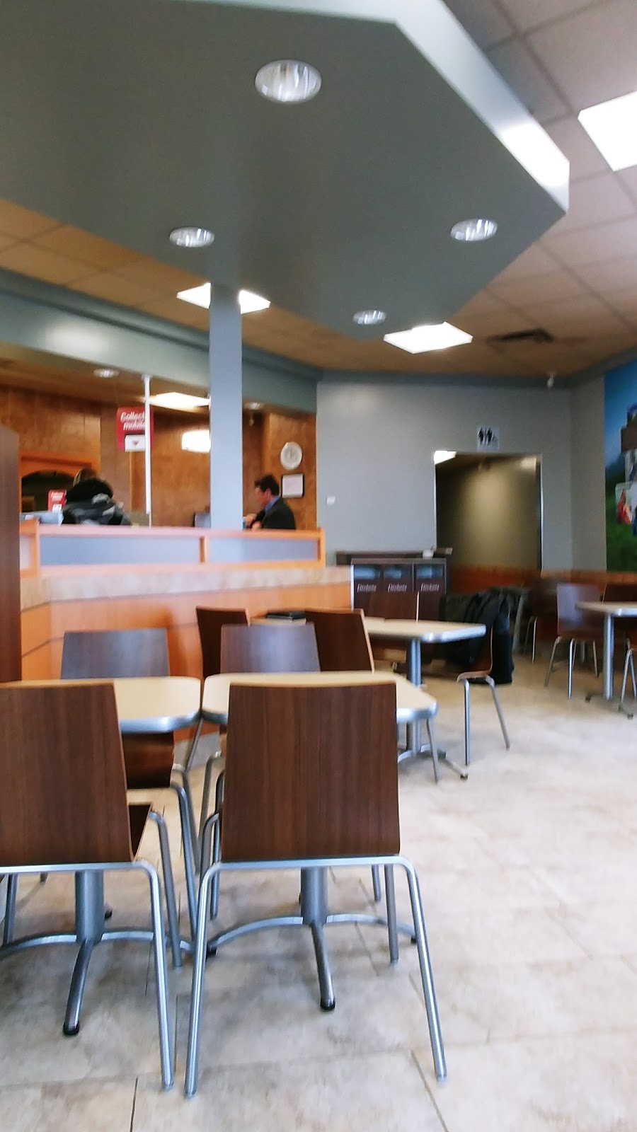 Tim Hortons | 602 Boulevard des Bois Francs S, Victoriaville, QC G6P 5X2, Canada | Phone: (819) 357-2944