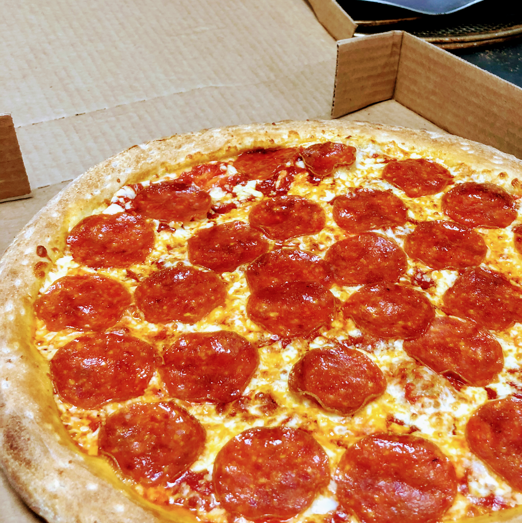 Papa John’s Pizza | 2014 Lawrence Ave E, Scarborough, ON M1R 2Z1, Canada | Phone: (416) 755-7575