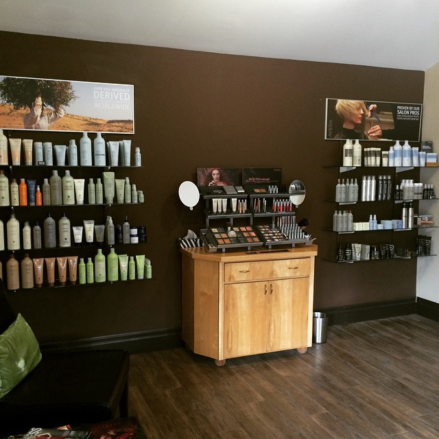 Salon 22 | 22 Thorold Rd, Welland, ON L3C 3T2, Canada | Phone: (905) 732-5031
