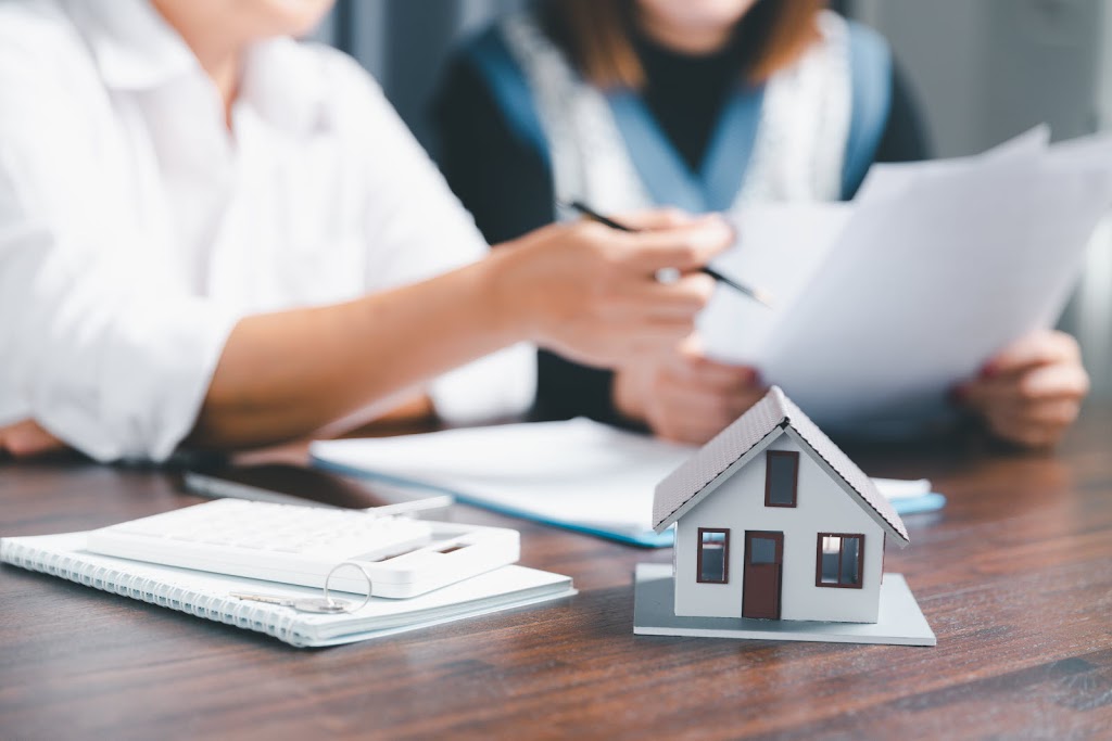 Manon Jutras Courtier Immobilier Proprio Direct | 333 Chem. Kilmar, Calumet, QC J0V 1B0, Canada | Phone: (450) 566-2330