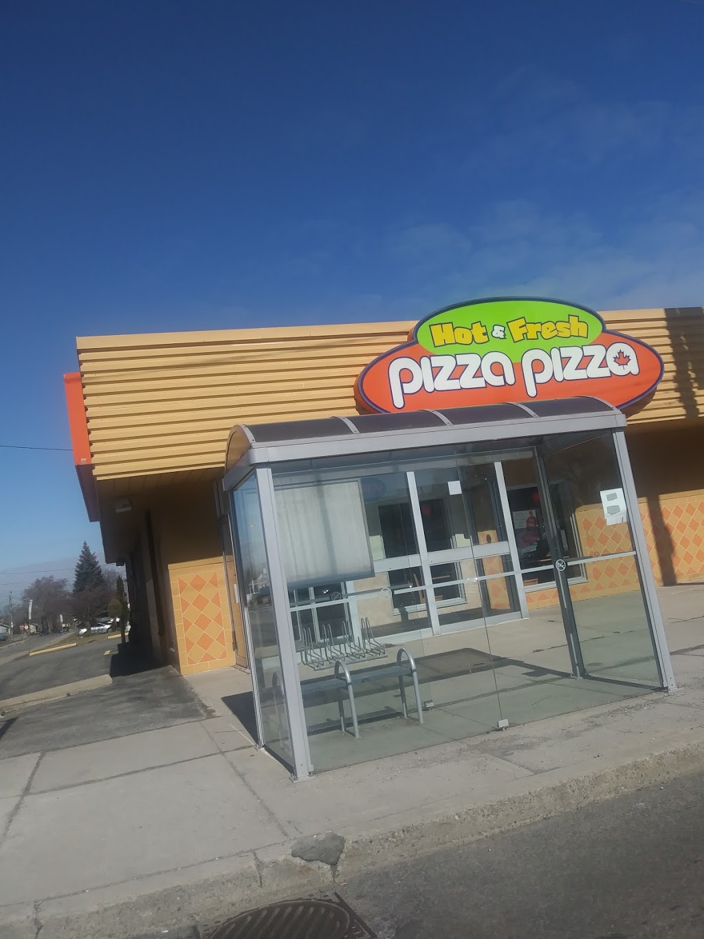 Pizza Pizza | 129 Queenston Rd, Hamilton, ON L8K 1G5, Canada | Phone: (905) 527-1111