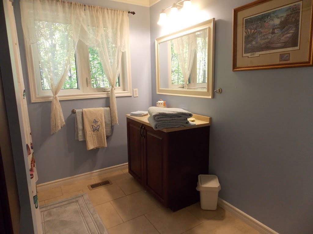 Bear & Butterfly Bed and Breakfast | 755 Jones Rd, Gravenhurst, ON P1P 1R1, Canada | Phone: (705) 394-4981