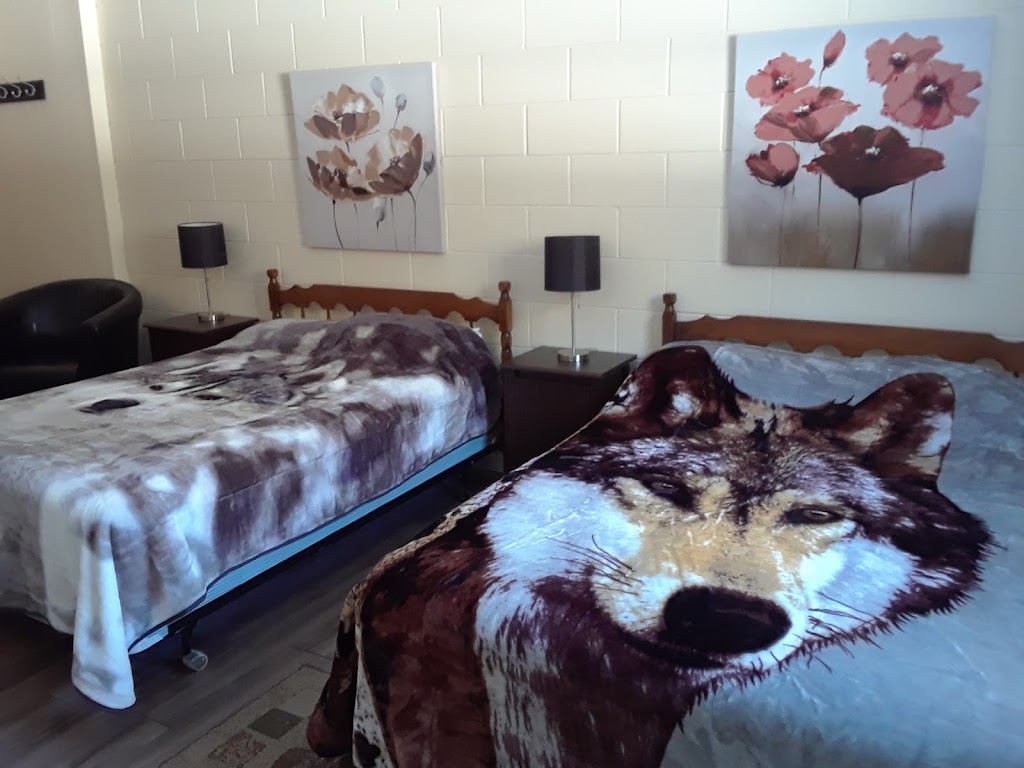Mountain View Motel | 18508 ON-60, Barrys Bay, ON K0J 1B0, Canada | Phone: (613) 756-2757