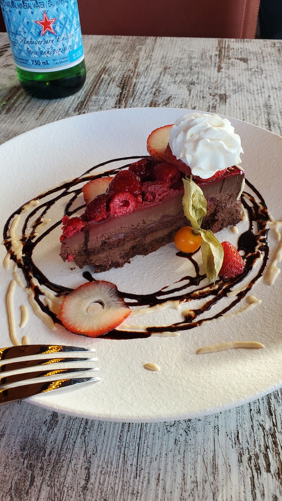 Perla Oyster Bar & Grill | 3901 Unit 101 Highway 7 West, Woodbridge, ON L4L 8L5, Canada | Phone: (289) 657-0909