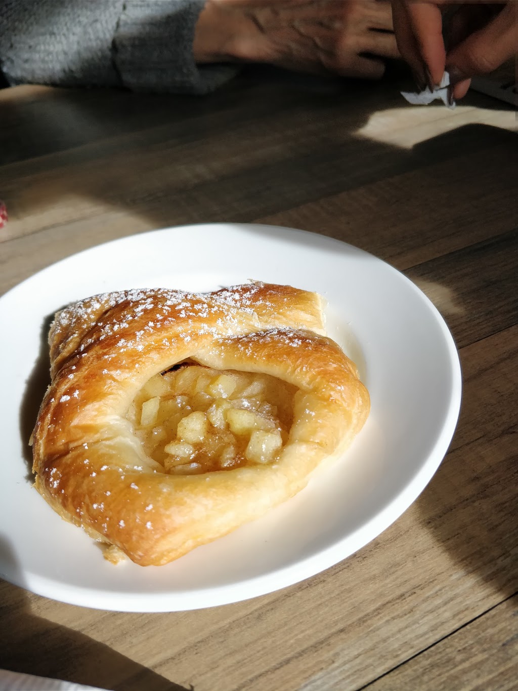 Bevan Bistro | 2376 Bevan Ave, Sidney, BC V8L 4Z9, Canada | Phone: (250) 656-2021