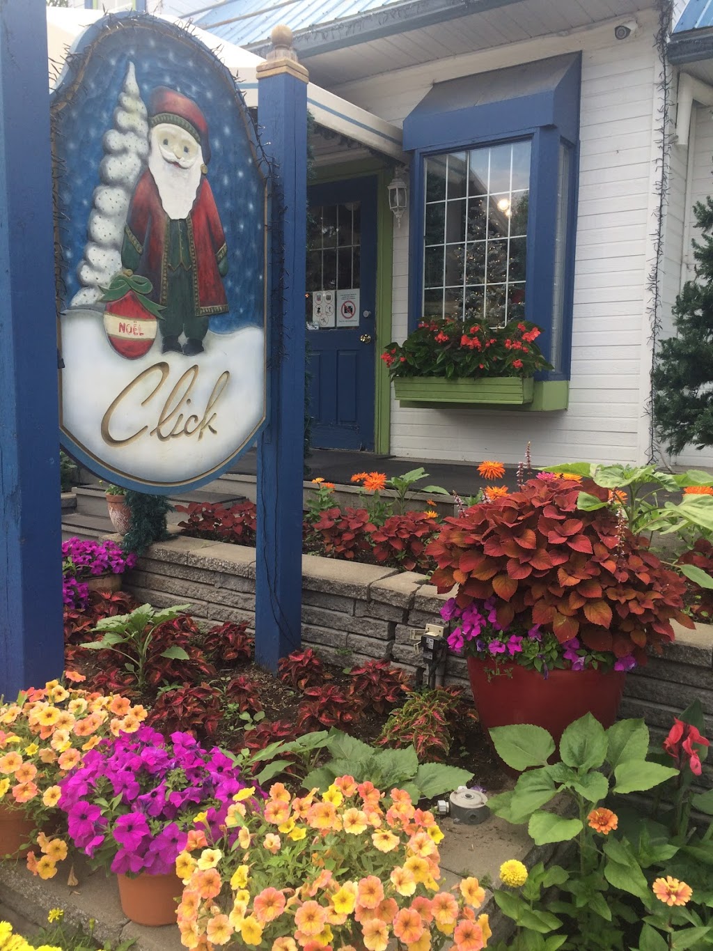 Click | 297 Rue Principale, Saint-Sauveur, QC J0R 1R0, Canada | Phone: (450) 227-7177