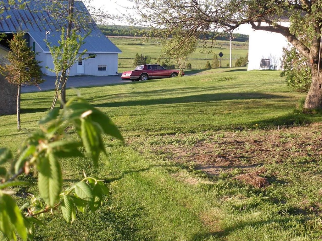 Ferme Milvie Senc | 620 rang 9 St-benoit-Lâbre, Saint-Benoît-Labre, QC G0M 1P0, Canada | Phone: (418) 228-7399