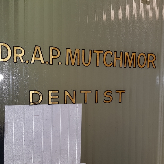 Mutchmor A P Sandy Dr | dentist | 2281 Portage Ave, Winnipeg, MB R3J 0M1, Canada | 2048321965 OR +1 204-832-1965