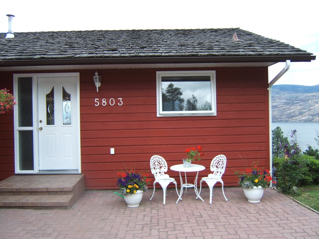 Red Haven Retreat Vacation Suites | 5803 Atkinson Crescent, Peachland, BC V0H 1X4, Canada | Phone: (250) 767-0137