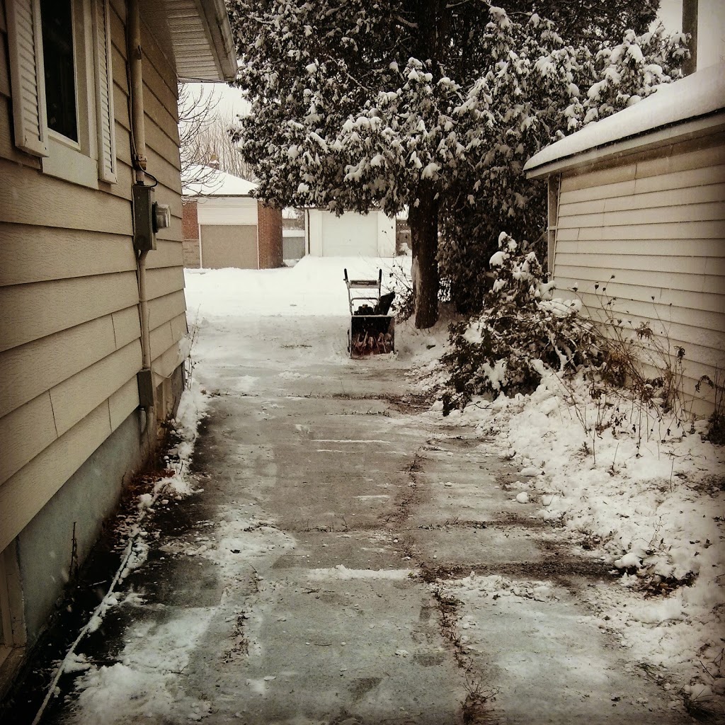 Aqua Reach Snow Removal | 8 Lakelawn Rd Unit 7, Grimsby, ON L3M 0G1, Canada | Phone: (905) 616-7905