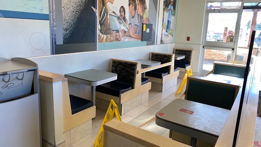 McDonalds | 6675 Mary Ellen Dr, Nanaimo, BC V9V 1T7, Canada | Phone: (250) 390-7000