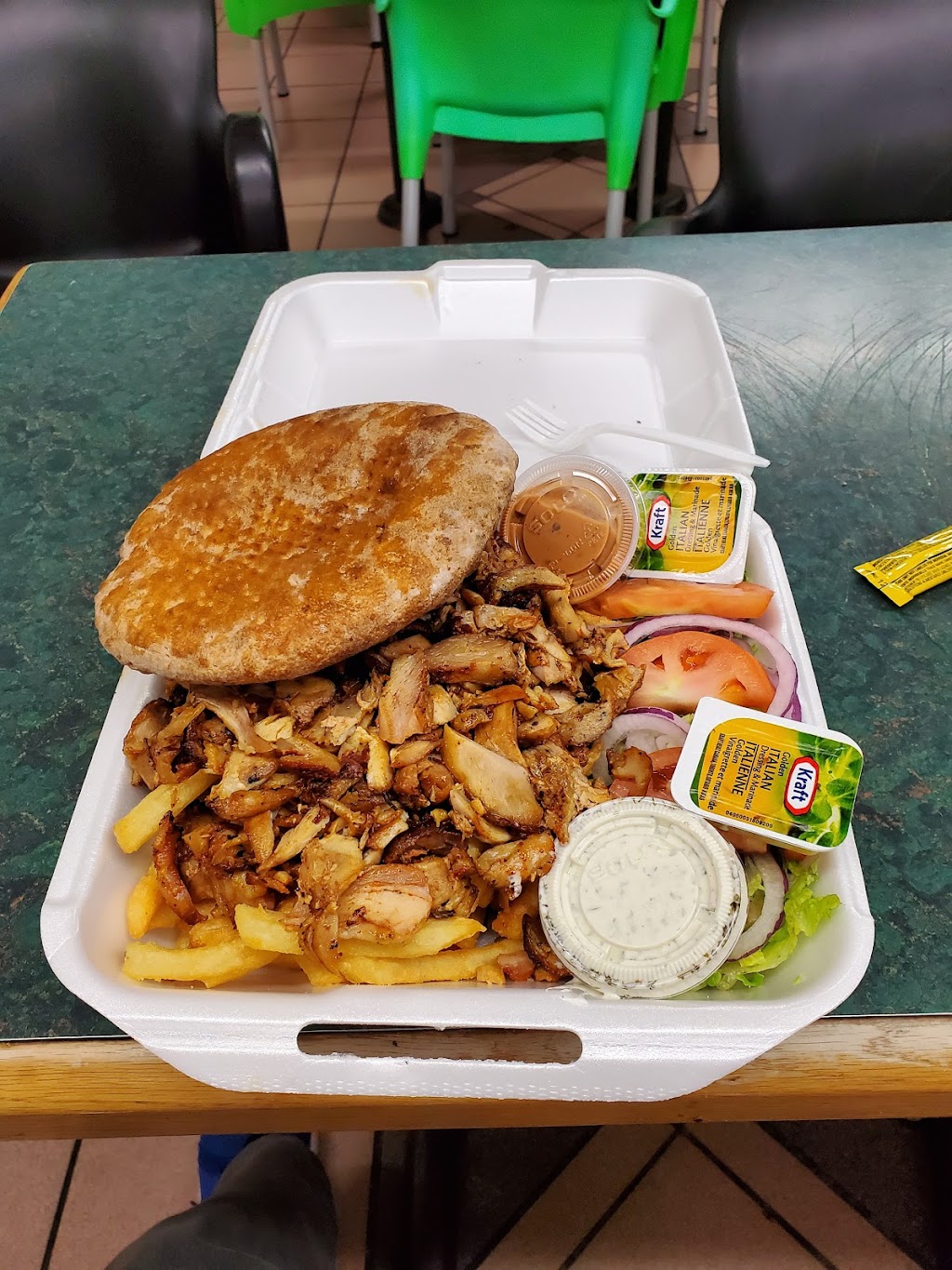 Champion Pizza | 5412 Rue de Charleroi, Montréal-Nord, QC H1G 3A3, Canada | Phone: (514) 326-9999