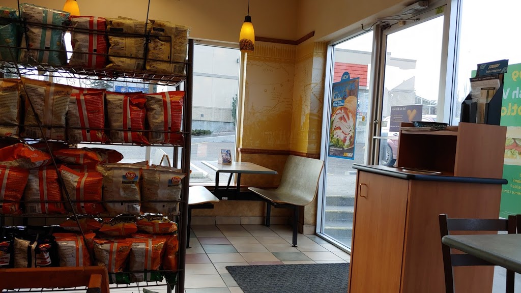 Subway | Sandstone Village, 66 Sandarac Dr NW Unit 204, Calgary, AB T3K 3V2, Canada | Phone: (403) 275-1120