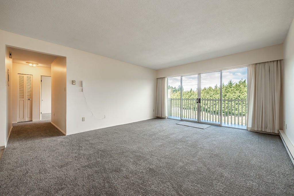 Gorge Vale Apartments | 1180 Colville Rd, Victoria, BC V9A 4P7, Canada | Phone: (250) 360-1983
