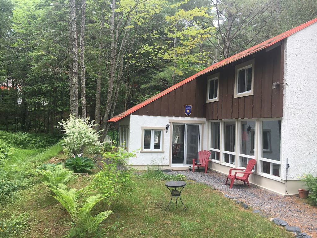 Chalet Villa du Boisé | 15 Rue des Frênes, Orford, QC J1X 7A9, Canada | Phone: (514) 649-4111