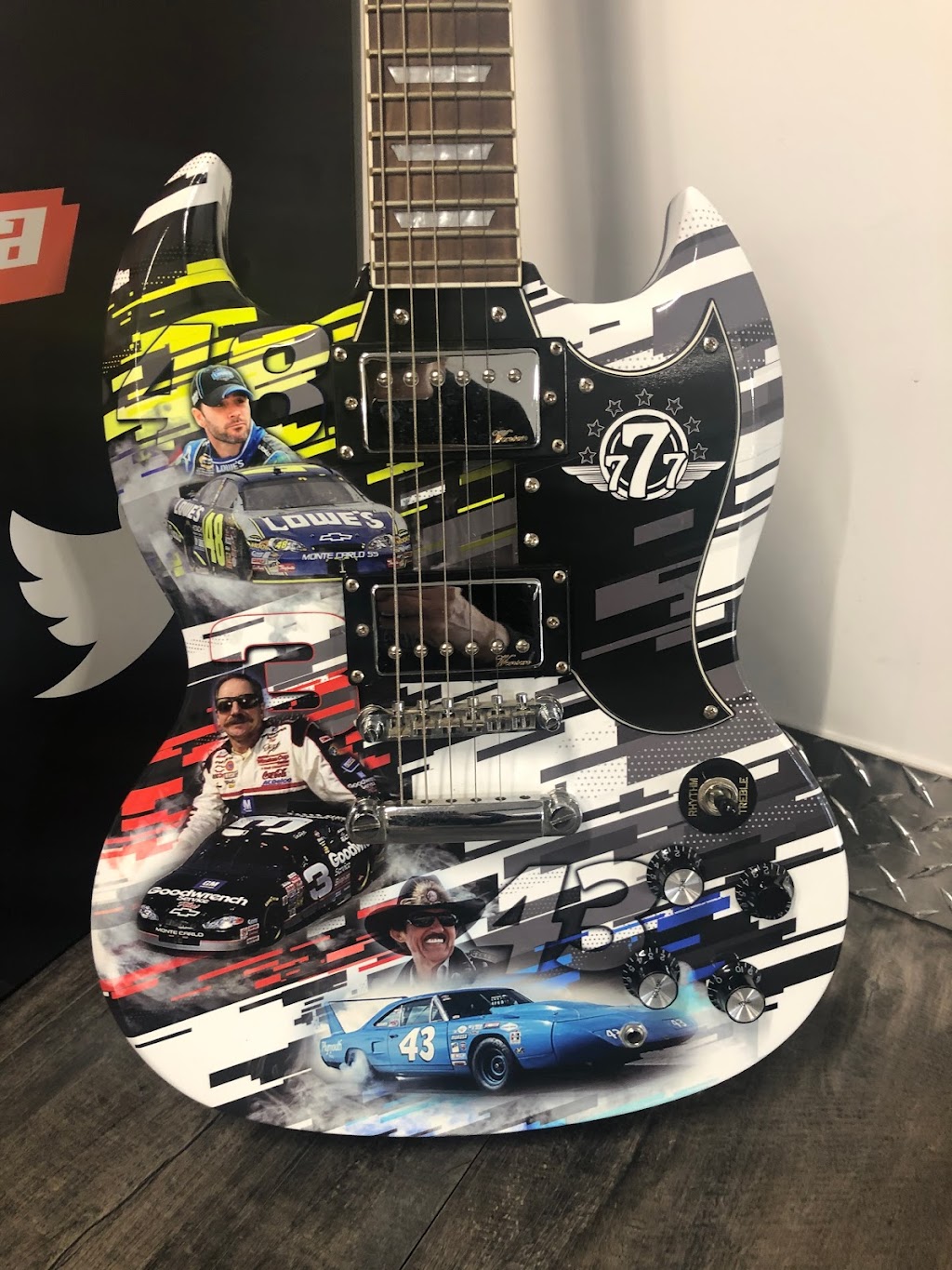TNT Customs Graphics & Signs | 1168 Township Rd 384, Alberta T4E 2T9, Canada | Phone: (403) 341-4224