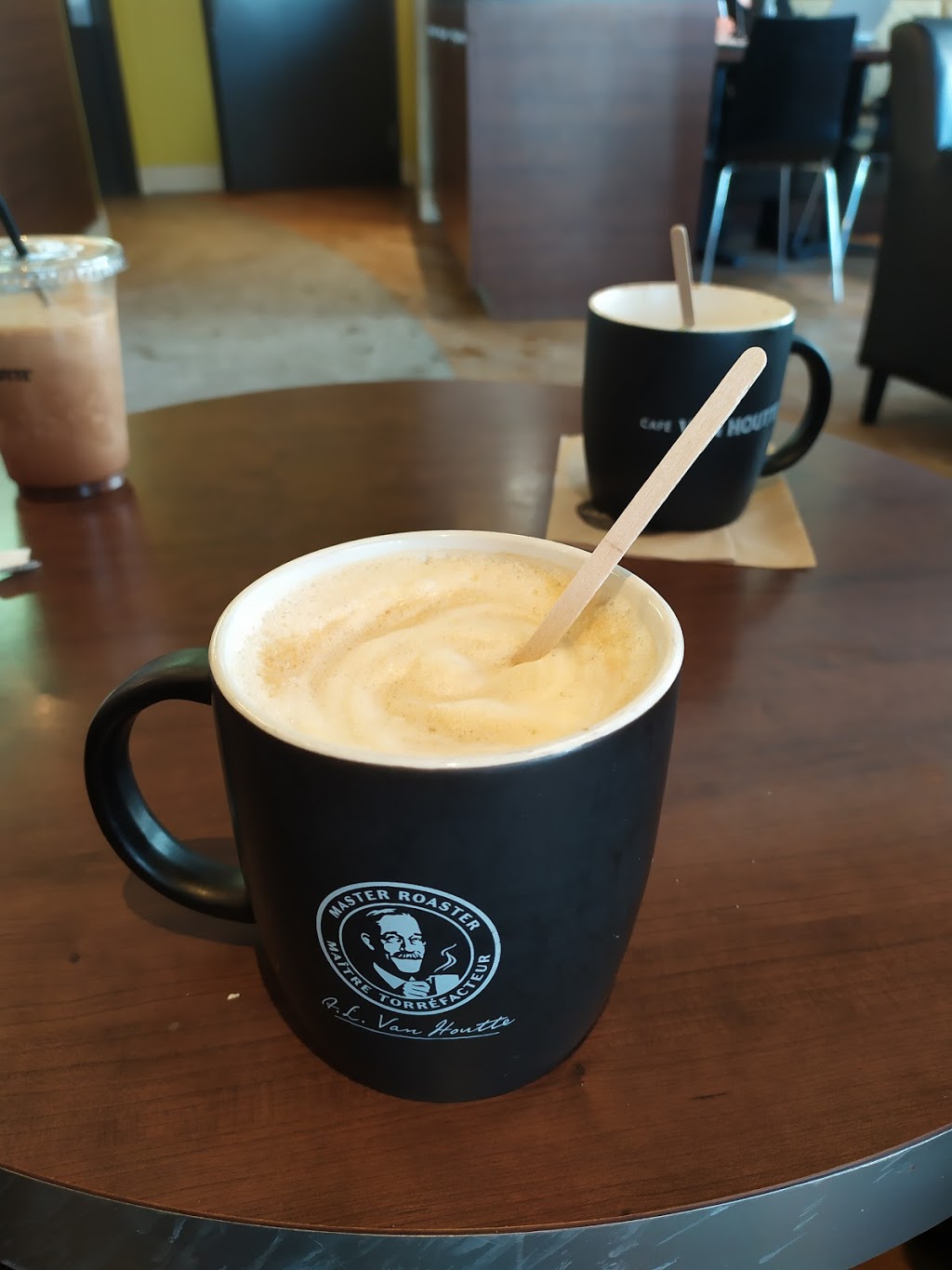Café Van Houtte | 5755 Rue J.-B.- Michaud, Lévis, QC G6V 0E9, Canada | Phone: (418) 903-4911