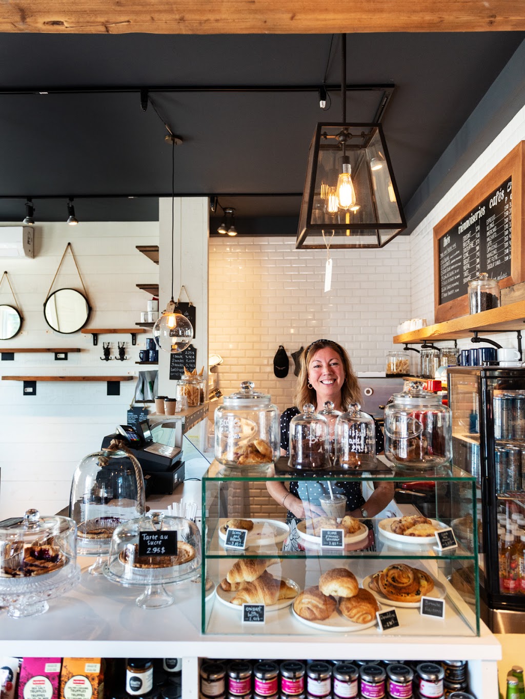 Val-David General Store | 2475 Rue de lÉglise, Val-David, QC J0T 2N0, Canada | Phone: (819) 320-0160