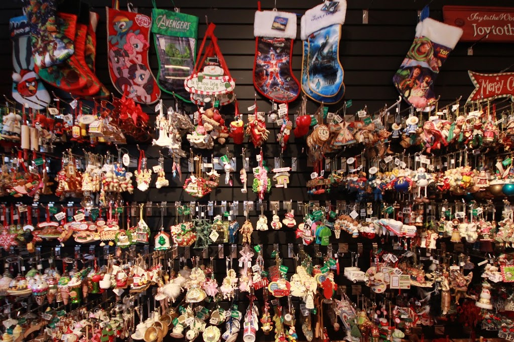The Merry Christmas Shoppe | 136 St Lawrence St, Merrickville, ON K0G 1N0, Canada | Phone: (613) 269-3199