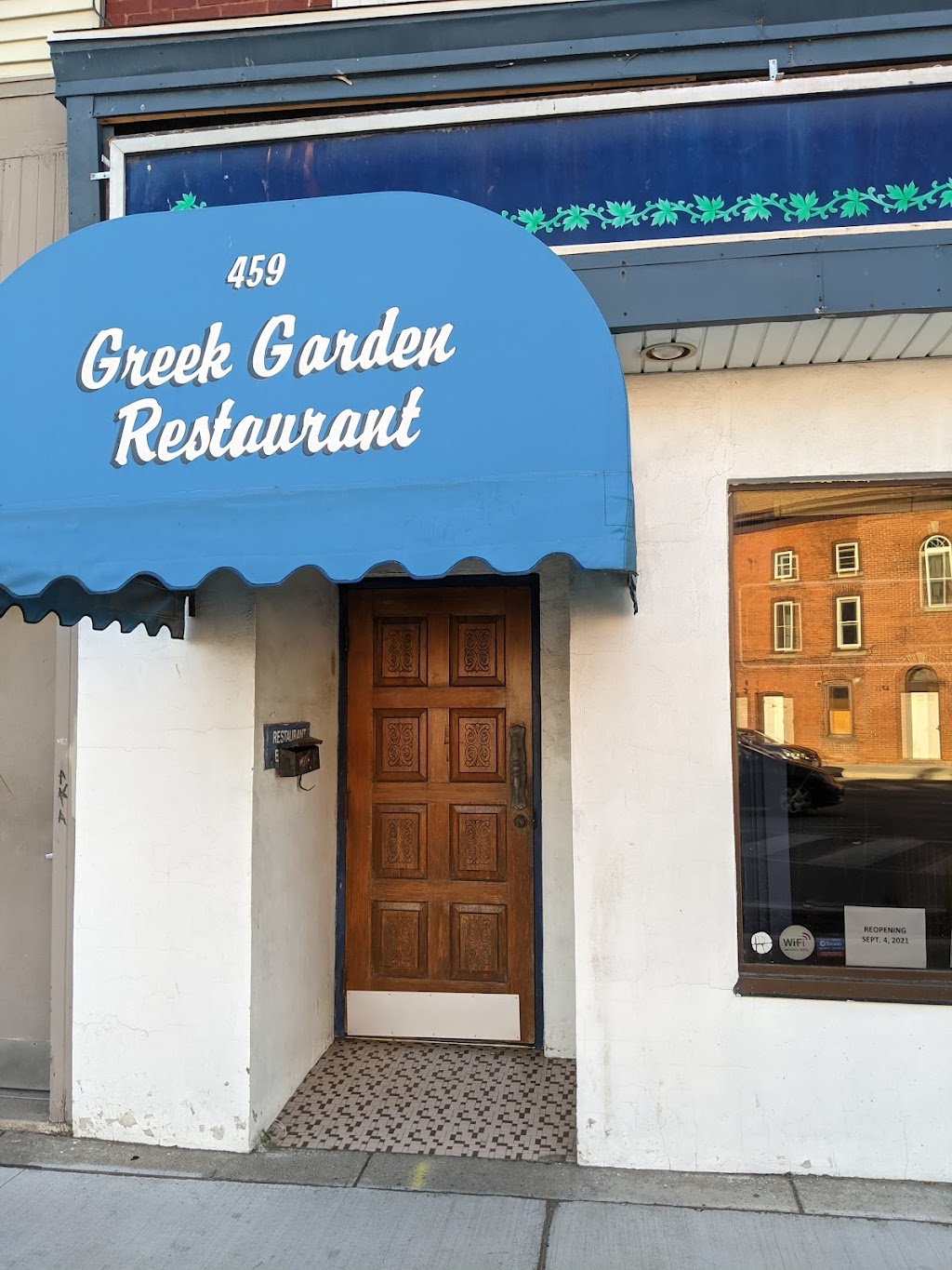 The Greek Garden Restaurant | 459 St Paul St, St. Catharines, ON L2R 3N4, Canada | Phone: (905) 682-9882