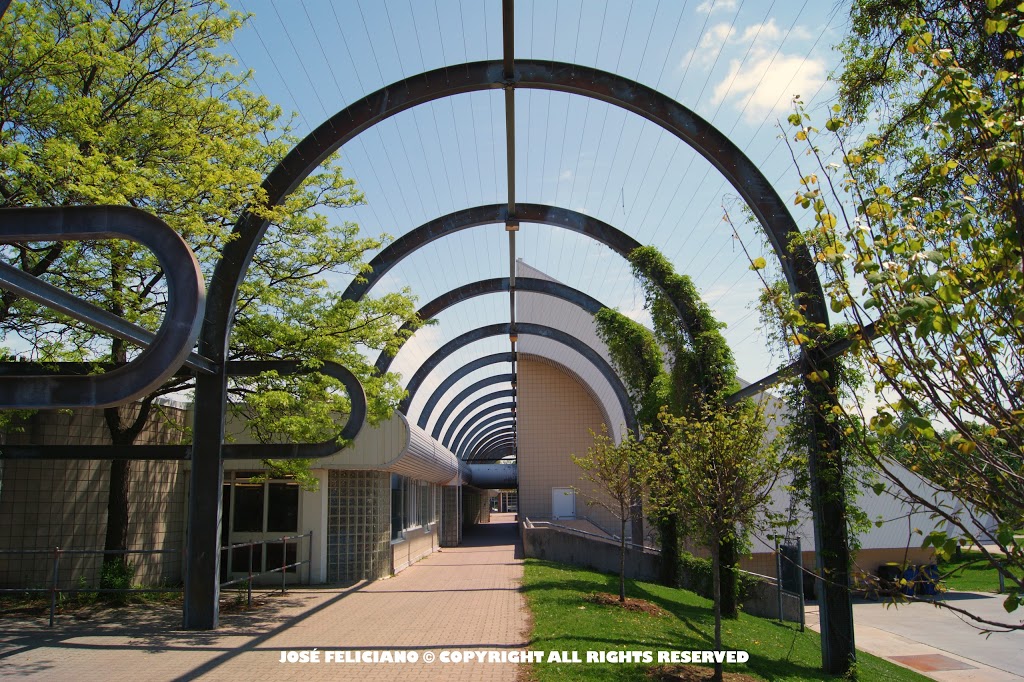Wallace Emerson Park | 1260 Dufferin St, Toronto, ON M6H 4C3, Canada | Phone: (416) 338-4386