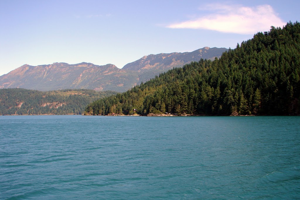 Harrison Lake Market | 196 Esplanade Ave, Harrison Hot Springs, BC V0M 1K0, Canada | Phone: (604) 796-2180