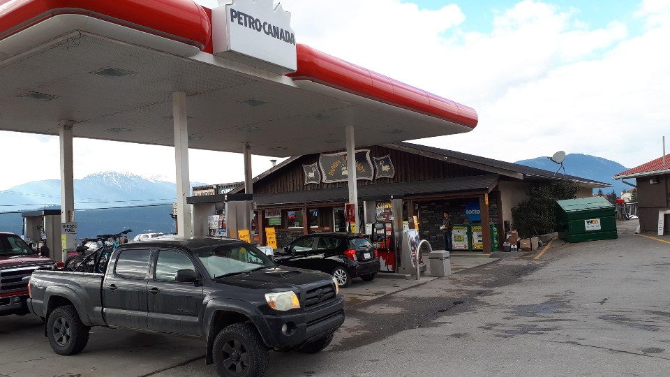 Radium Car Wash | 4929 BC-93, Radium Hot Springs, BC V0A 1M0, Canada | Phone: (250) 347-9988