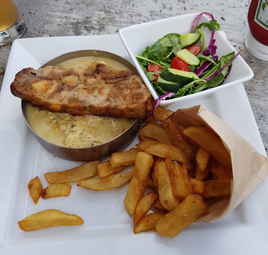 Hunters Public House | 4750 Bank St, Gloucester, ON K1T 0K8, Canada | Phone: (613) 822-7171