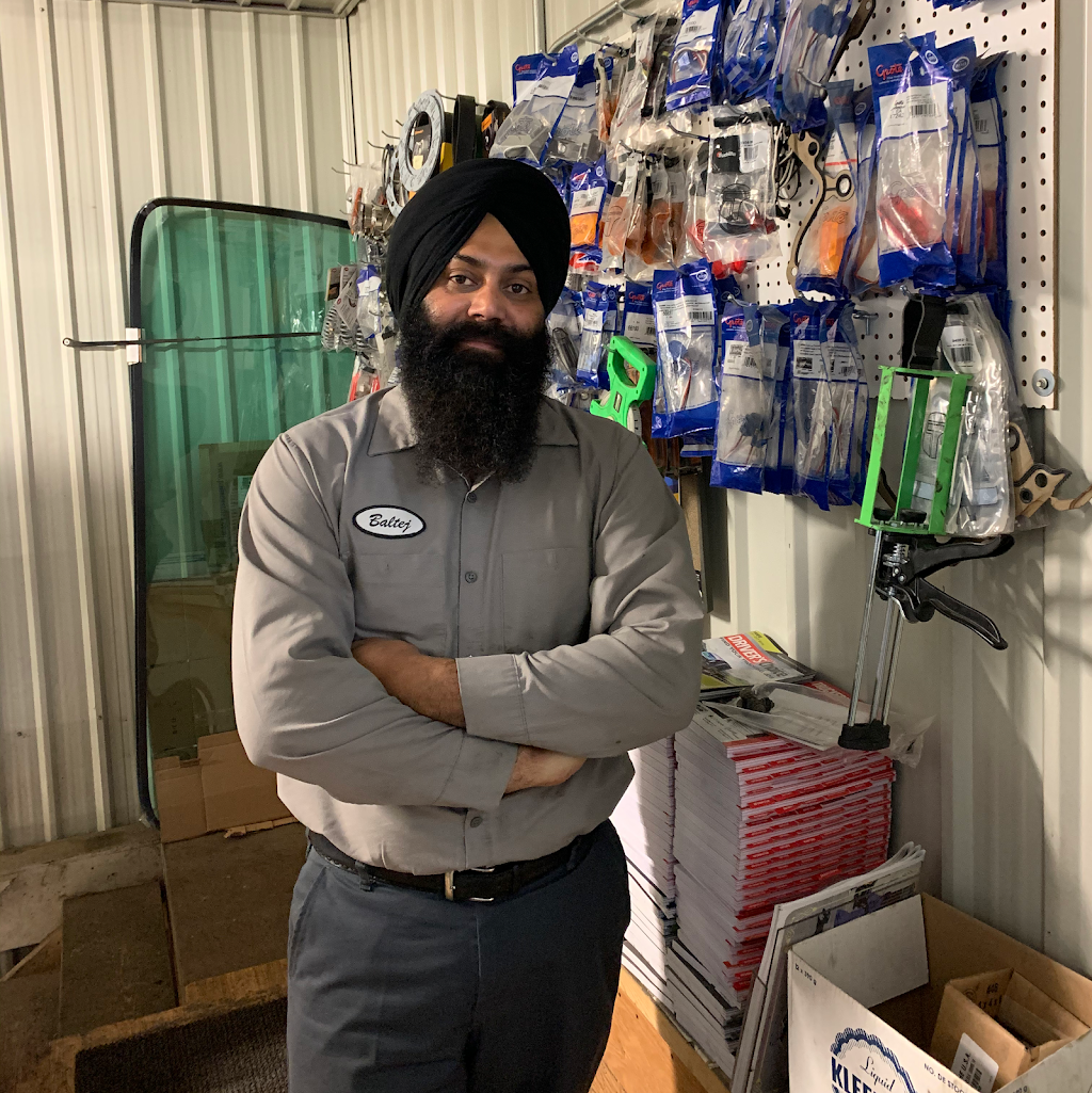 Akal Truck and Trailer Centre Inc. | 82 Raynhem drive, Winnipeg, MB R3C 2E6, Canada | Phone: (204) 777-0460