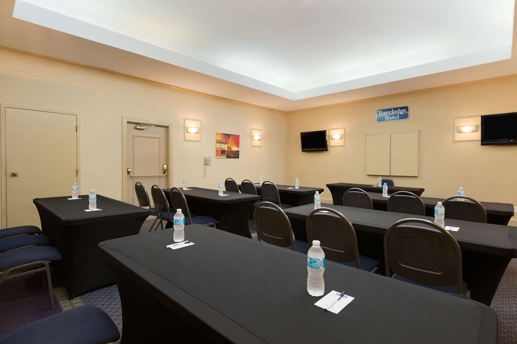 Travelodge Hotel by Wyndham Vancouver Airport | 3071 St Edwards Dr, Richmond, BC V6X 3K4, Canada | Phone: (604) 278-5155
