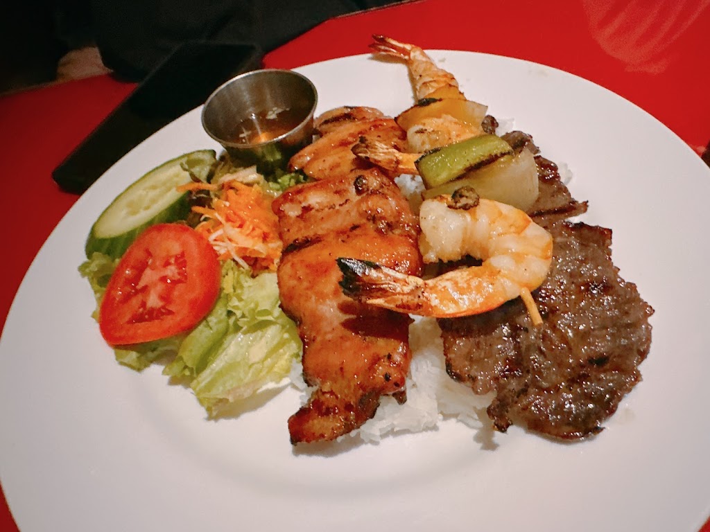 Mai Tram | 2390 1re Av., Québec, QC G1L 3N1, Canada | Phone: (581) 300-9090