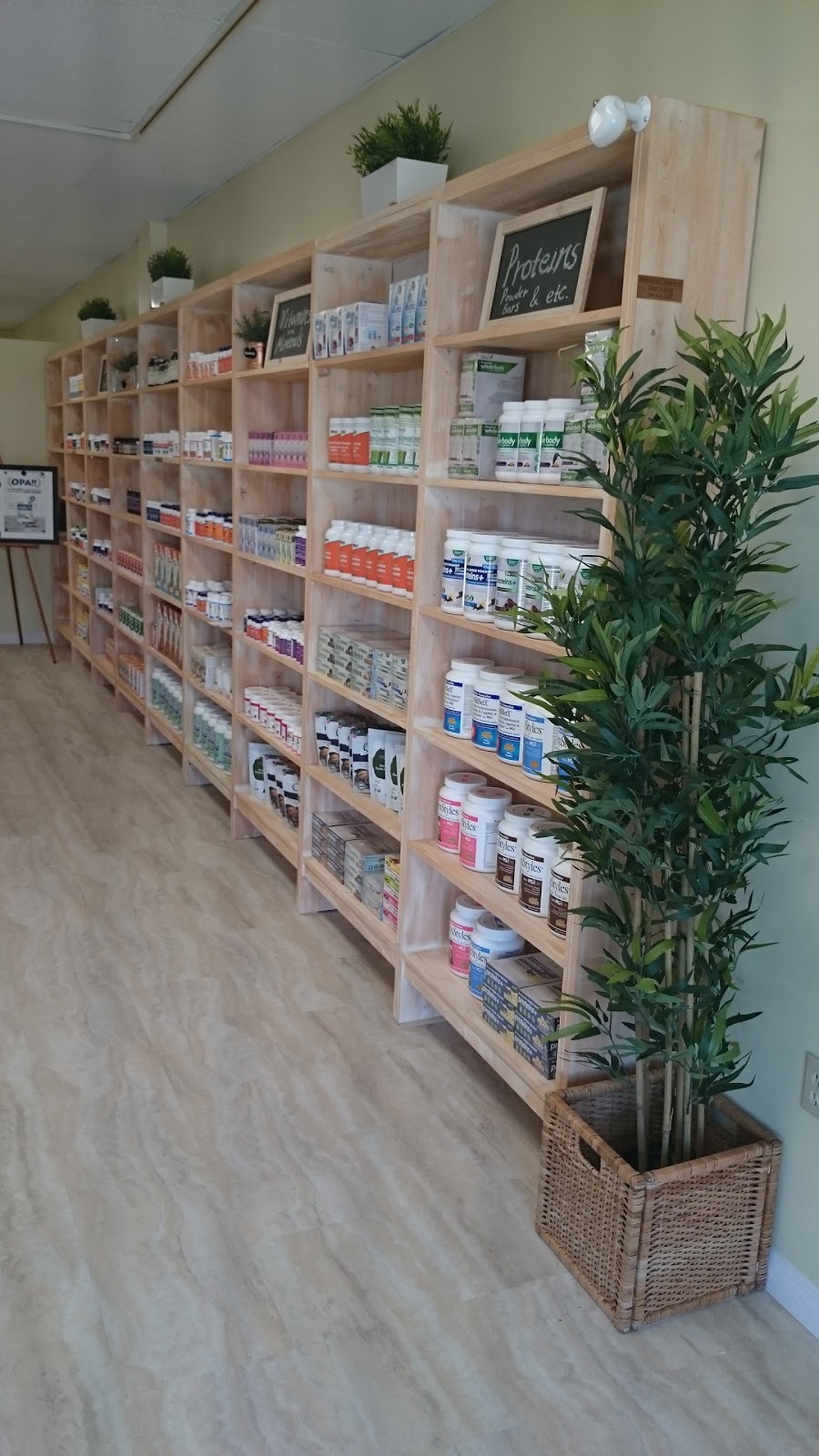 ReVitamins of Charleswood | 3528 Roblin Blvd, Winnipeg, MB R3R 0C9, Canada | Phone: (204) 698-2442