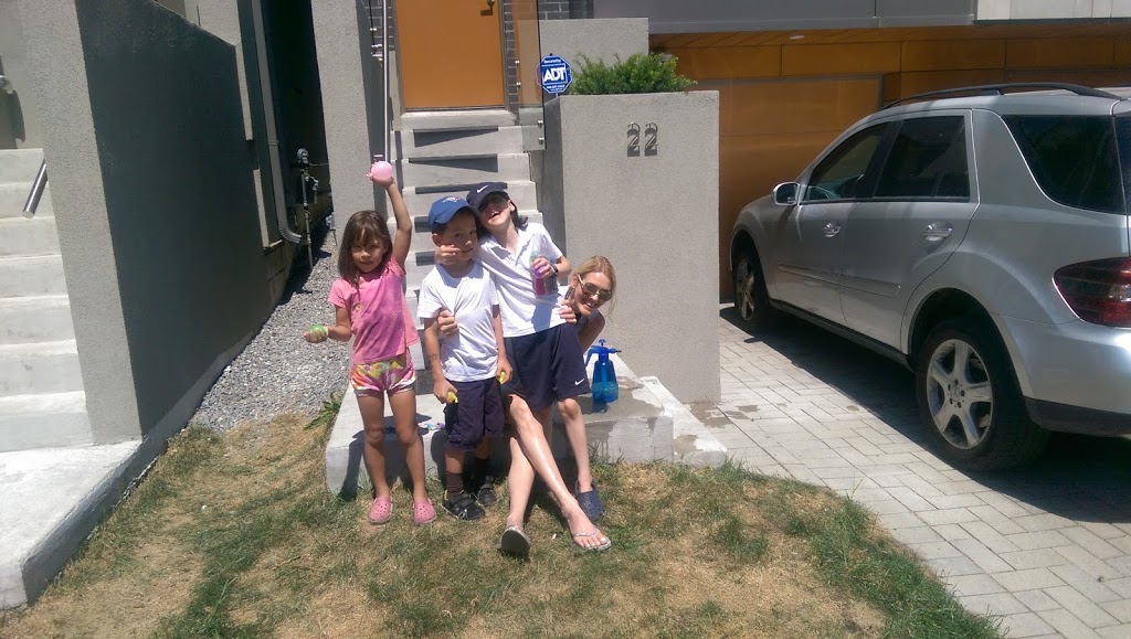 Cairns Avenue Parkette | 93 Cairns Ave, Toronto, ON M4L 1X6, Canada | Phone: (416) 338-4386