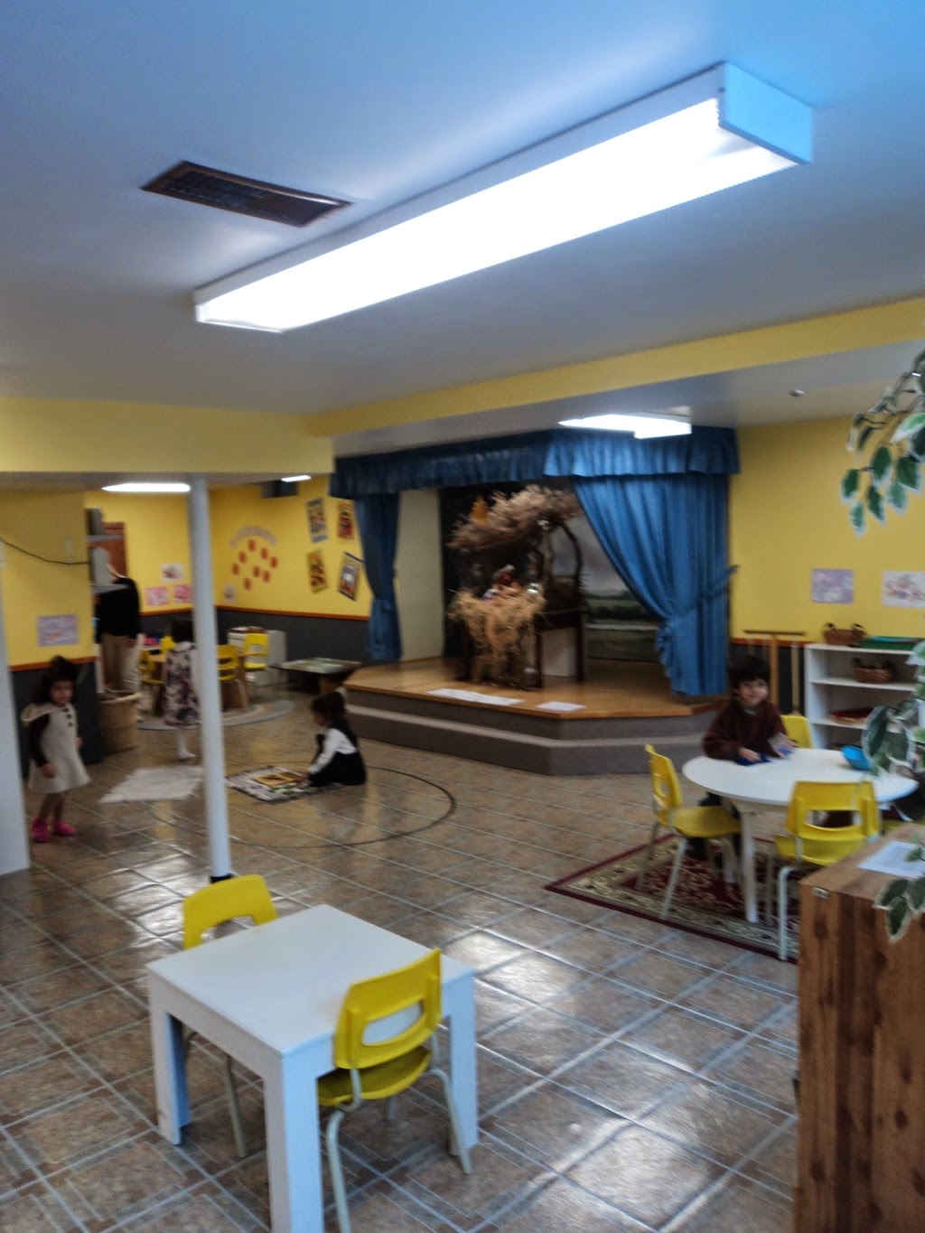 Marian Montessori School | 1265 Heritage Way, Oakville, ON L6M 2X7, Canada | Phone: (905) 827-8125
