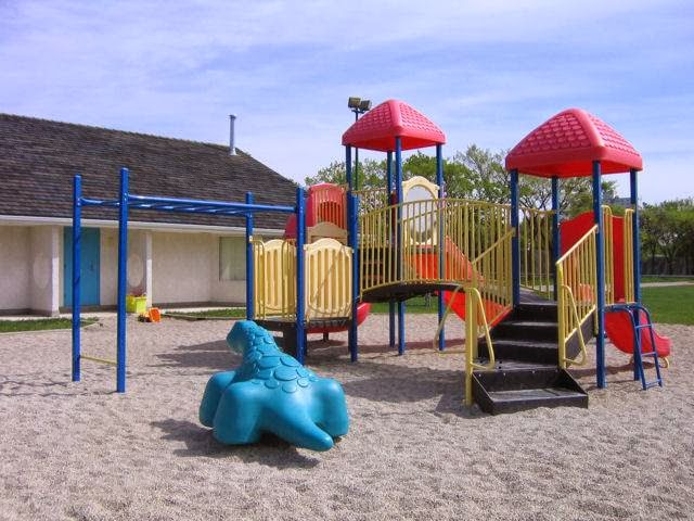 Tuxedo Community Centre | 368 Southport Blvd, Winnipeg, MB R3P 0S9, Canada | Phone: (204) 888-8224