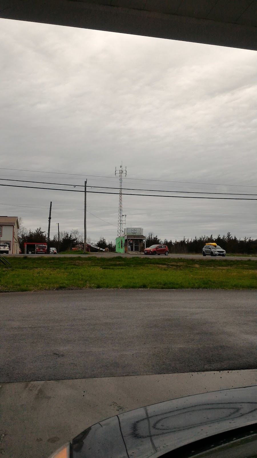 Free Flow Gas Bar | 5379 Old Highway 2, Shannonville, ON K0K 3A0, Canada | Phone: (613) 966-6734