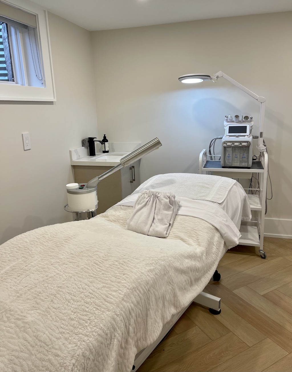 iDerm Spa | 1529 Royal York Rd, Etobicoke, ON M9P 3B8, Canada | Phone: (416) 841-8930