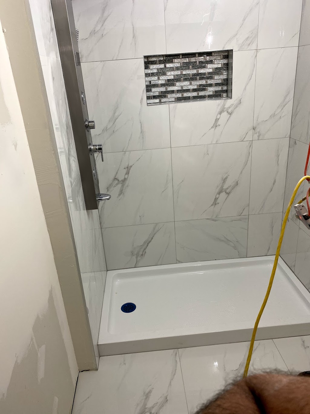 HS Contracting & Solutions | 8 Slater Cir, Brampton, ON L6X 2S8, Canada | Phone: (647) 924-5894