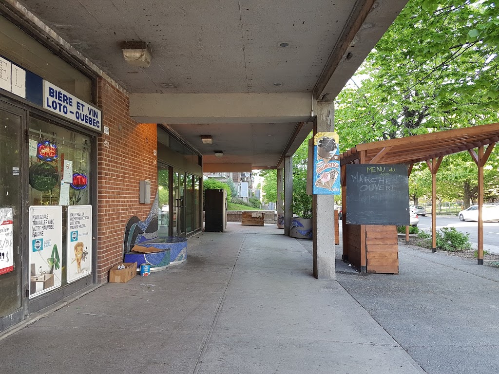 Dépanneur St-Jacques Daniel | convenience store | 1859 Rue Saint-Jacques, Montréal, QC H3J 1H1, Canada | 5149376202 OR +1 514-937-6202