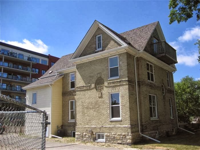 Hart Roofing and Renovations Inc. | 122 Rogan Dr, Winnipeg, MB R2Y 0Z5, Canada | Phone: (204) 223-5535