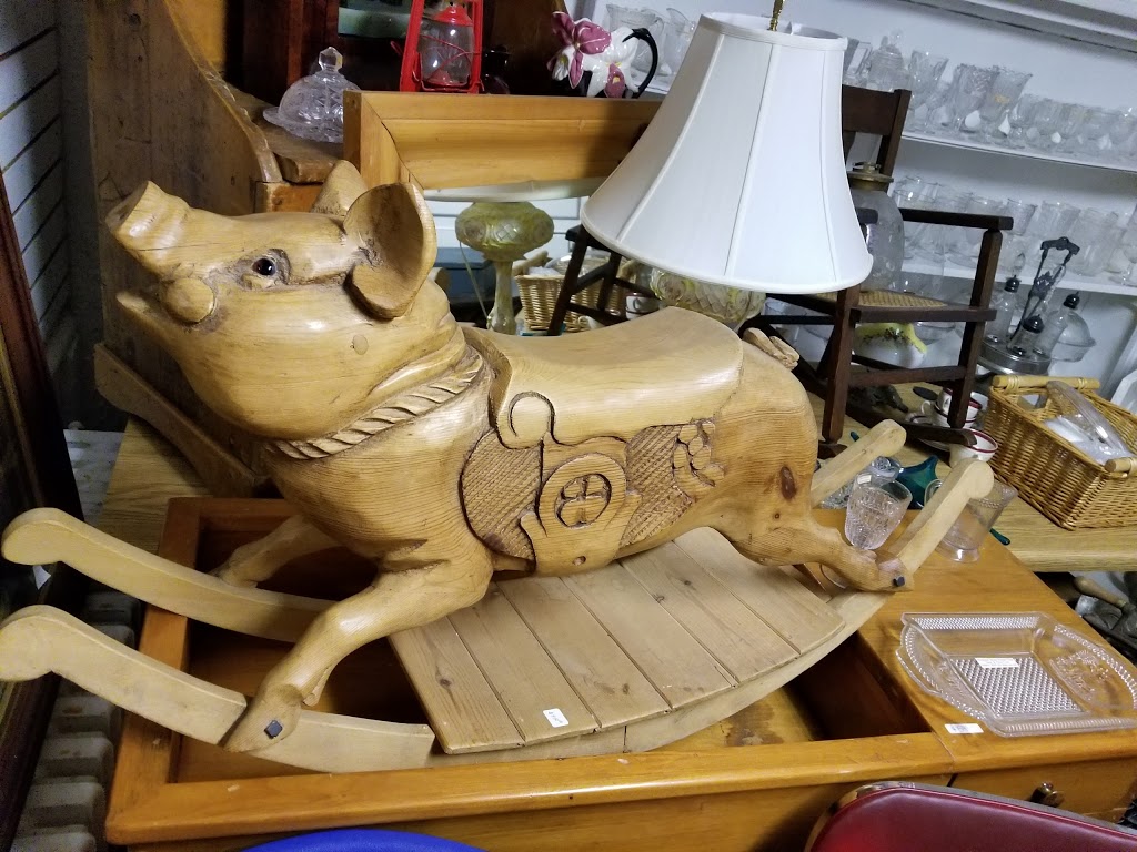 Jonnys Antiques | 10 William Shakespeare St, Shakespeare, ON N0B 2P0, Canada | Phone: (519) 625-8307