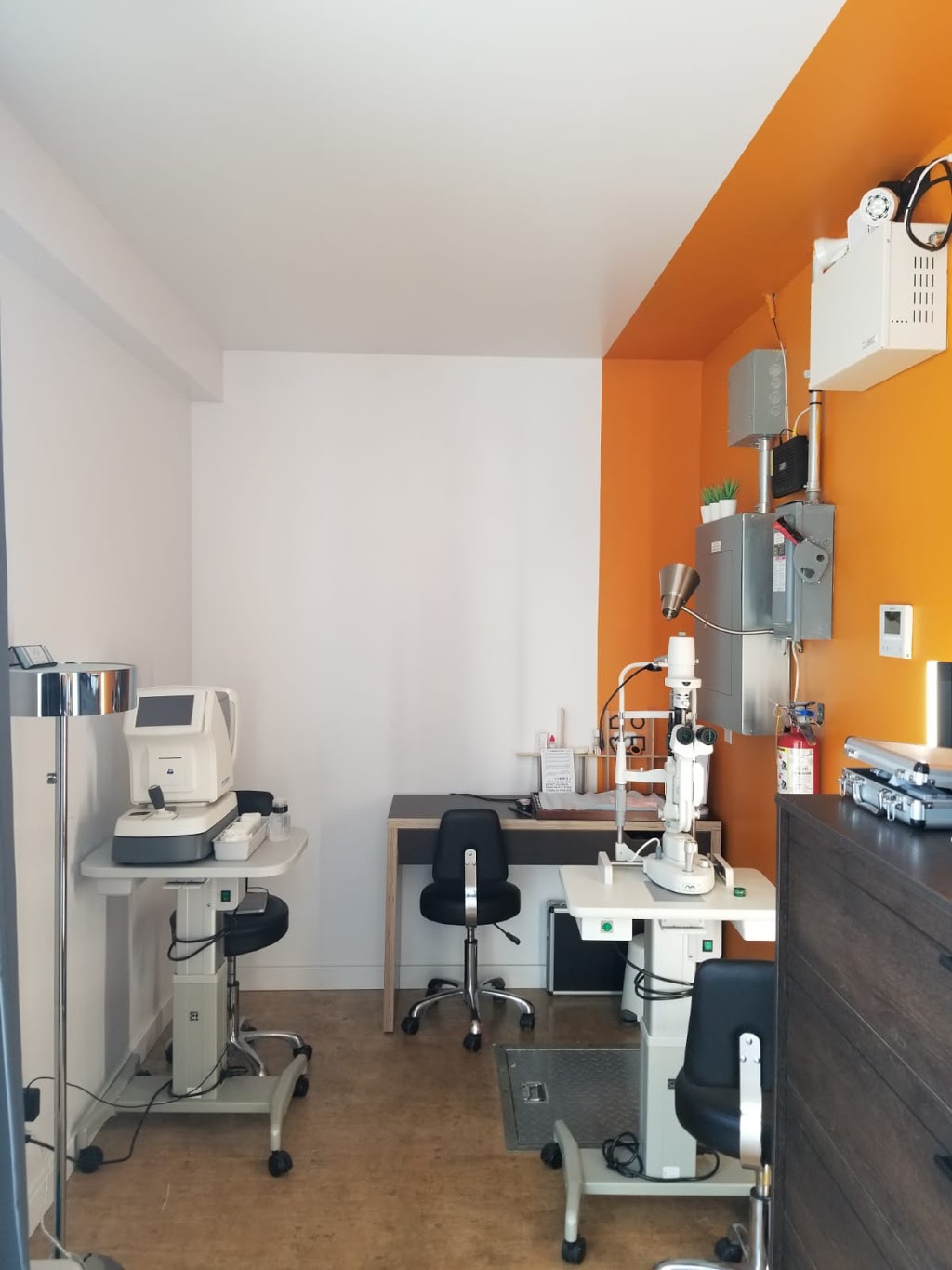 Dresden Vision (Stackt) | 28 Bathurst St Unit 1102, Toronto, ON M5V 0R4, Canada | Phone: (647) 551-4710