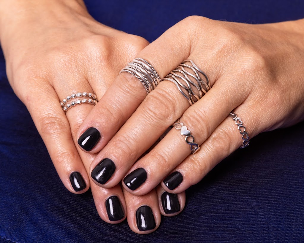 Esnce Jewels | 10 Clear Lake Island #24, Seguin, ON P2A 2W8, Canada | Phone: (647) 500-4378